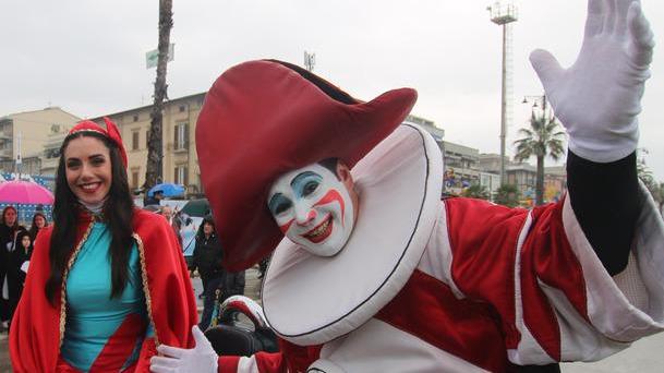Carnevale in rosa per dire basta alla violenza contro le donne