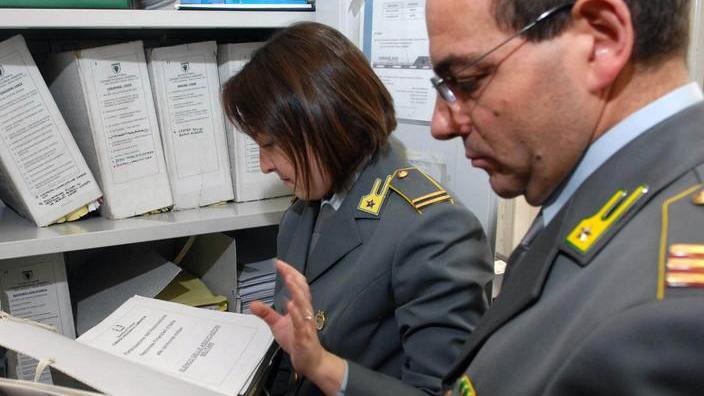 Gran parte dei soldi ritornava sottobanco alle aziende
