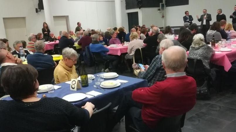 Intanto Muzzarelli va a cena in parrocchia con il Pd