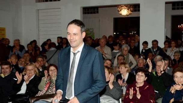 «Unire contro chi vuole dividere» Bellelli fa il pieno di sorrisi e applausi
