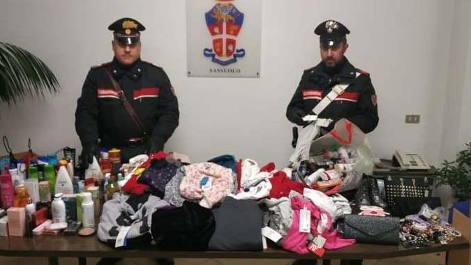 Fanno razzia in tre store Bottino di 10mila euro Denunciate due donne
