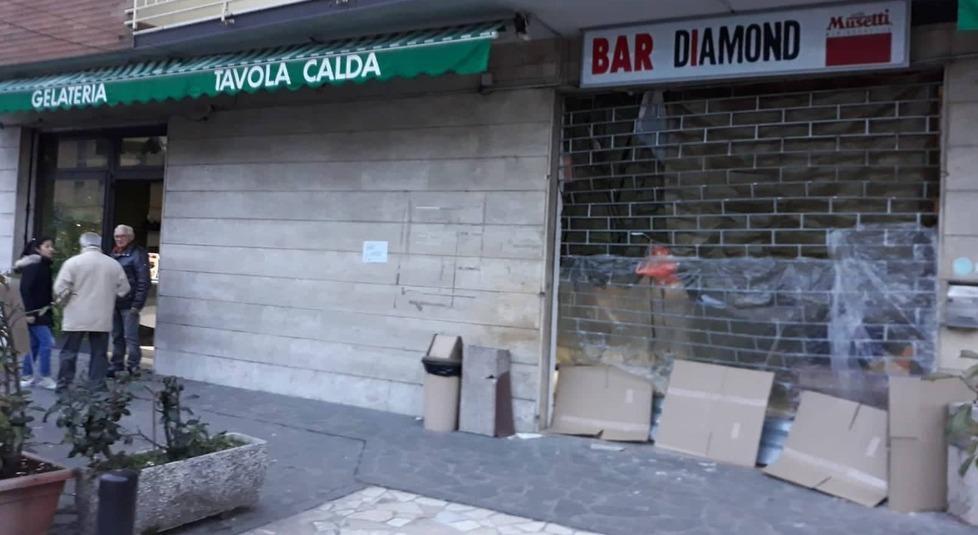 Spaccata nella notte al bar di Sorbara