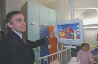 Anche l’assessore regionale Rossi ha visto i monitor durante la sua recente visita a Empoli