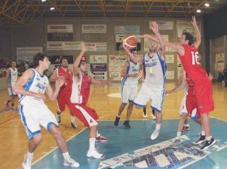 La Mazzanti all’attacco