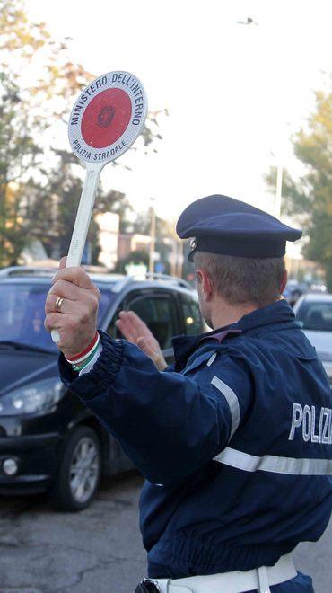 Modena. La maxi truffa della coppia delle trenta polizze false: 