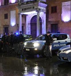 Controlli in centro per la “movida” Segnalato giovane con dell’hashish 