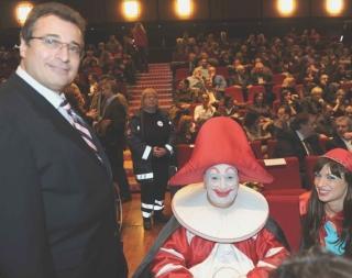 <strong>OSPITI D’ONORE.</strong> Il sindaco Luca Lunardini con Burlamacco e Ondina