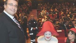 <strong>OSPITI D’ONORE.</strong> Il sindaco Luca Lunardini con Burlamacco e Ondina