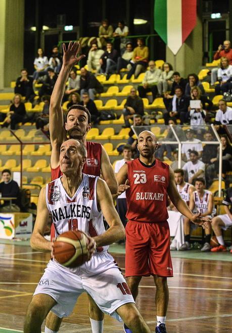 In mille per l’ultima partita di Petri Una lezione di basket e di vita