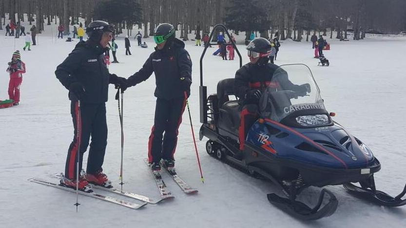 Carabinieri sugli sci per garantire sicurezza sulle piste innevate