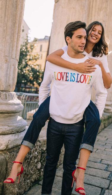 Alberta Ferretti “Love is Love”, la nuova capsule che declina le forme dell’amore 