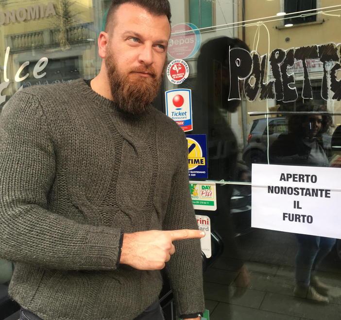 «Siamo aperti nonostante il furto», la risposta dei titolari