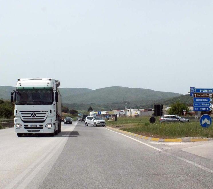 Geodetica assediata delle auto troppi i decibel per il traffico 