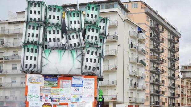Debutto spettacolare, ma il meteo frena i visitatori