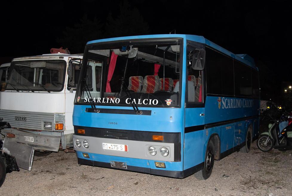 Pulmino sequestrato dai carabinieri È senza assicurazione 
