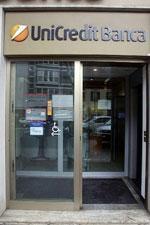 Tentano rapina in banca ma la cassaforte è vuota