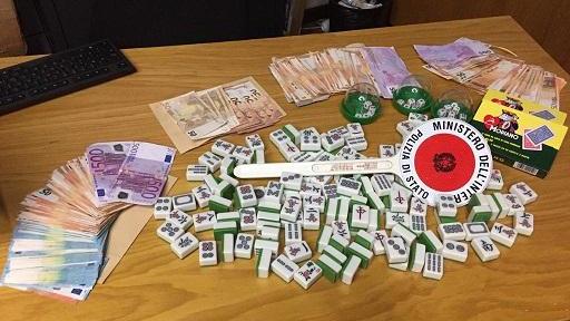 Il tavolo del mahjong scoperto dalla polizia