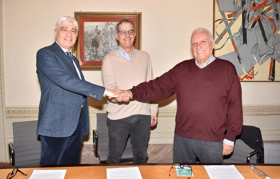 Il vice presidente Palchetti, il presidente Iozzelli e l'ideatore del progetto Ezio Manchi