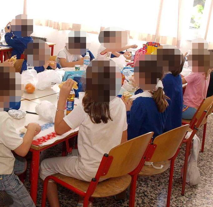 Dopo le larve nella minestra boicottaggio in alcune mense 