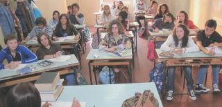 Un’aula di liceo; il classico rischia di sparire