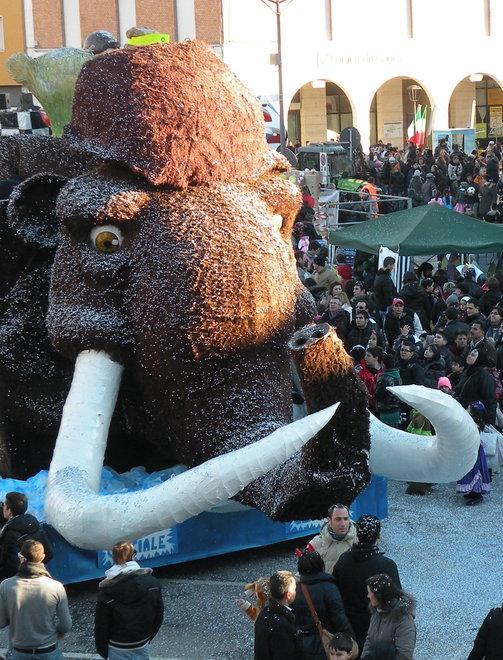 Al Carnevale quest’anno i carri non sfileranno