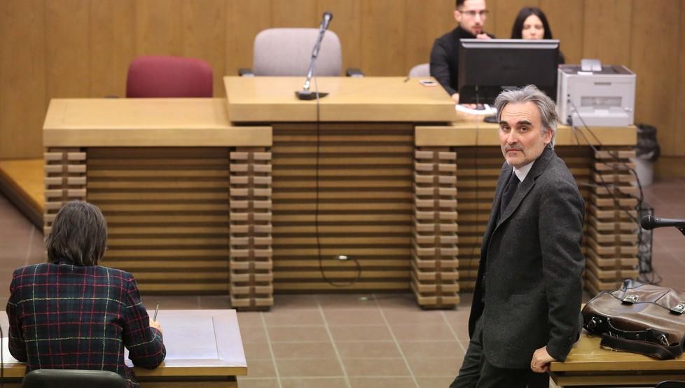 Spari e pizzo, gli Amato negano ma il giudice li lascia in carcere 