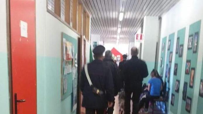 Droga a scuola: blitz dei carabinieri al Chini