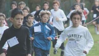 Ragazzi durante una corsa campestre