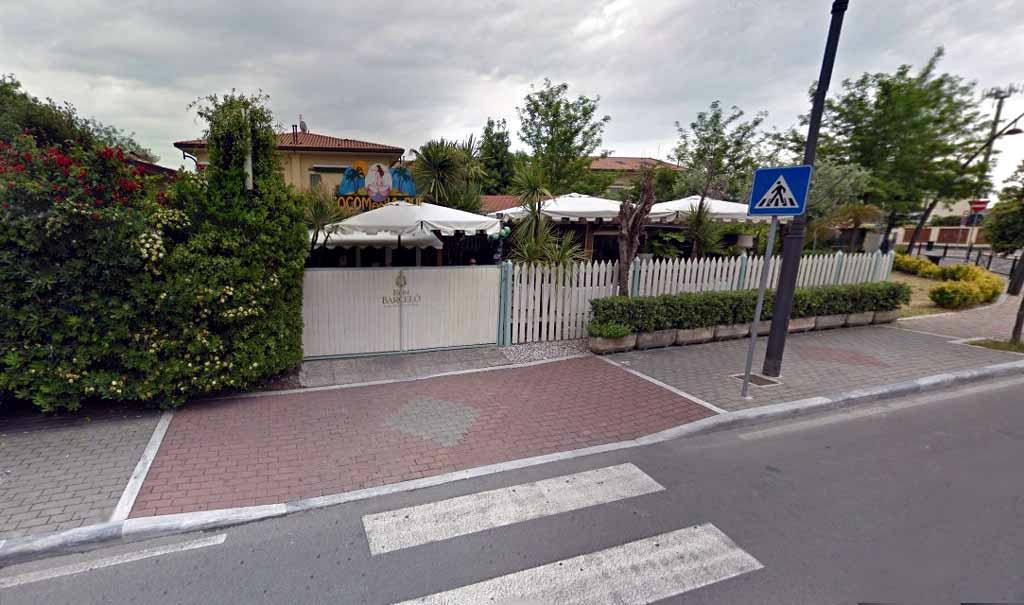 L'ingresso del locale Cocomania a Marina di Massa