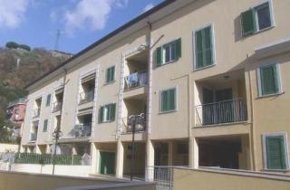 Il condominio I Loggiati in via Dell’Amico