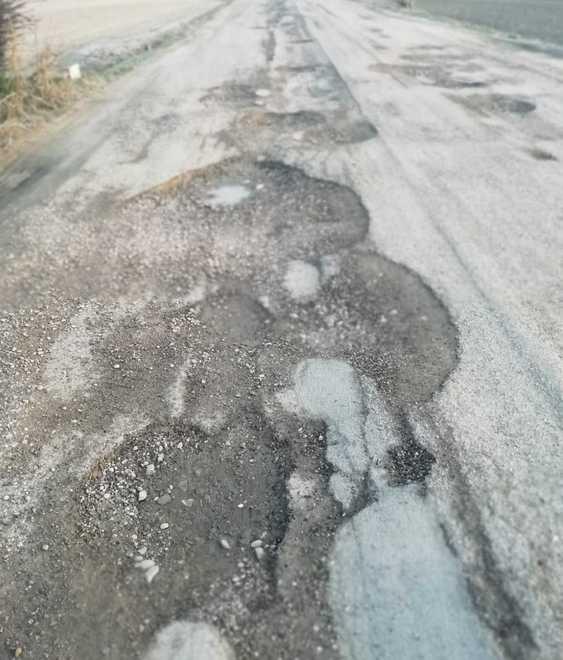 «Via Salde Entrà è pericolosa» Esposto. E il sindaco la chiude 