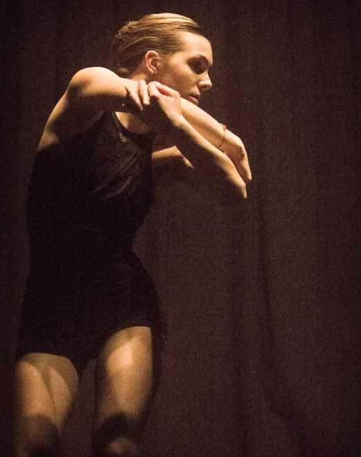 “La perfezione corporea” sul palco a passo di danza
