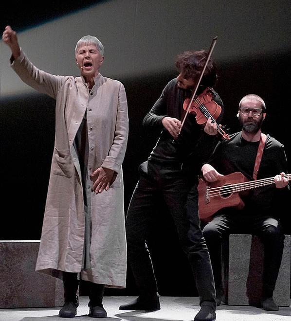 Ottavia Piccolo sale sull'“Occident Express”