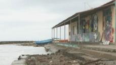 Due immagini del Lillatro e delle Spiagge Bianche coi danni dell’erosione