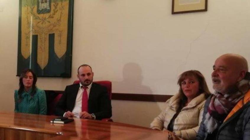La Boschi abbraccia i genitori di Elena «Lotteremo sempre per sapere la verità»