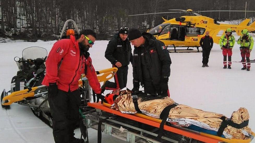 Fanano, sciatrice 35enne contro albero: ricoverata in terapia intensiva