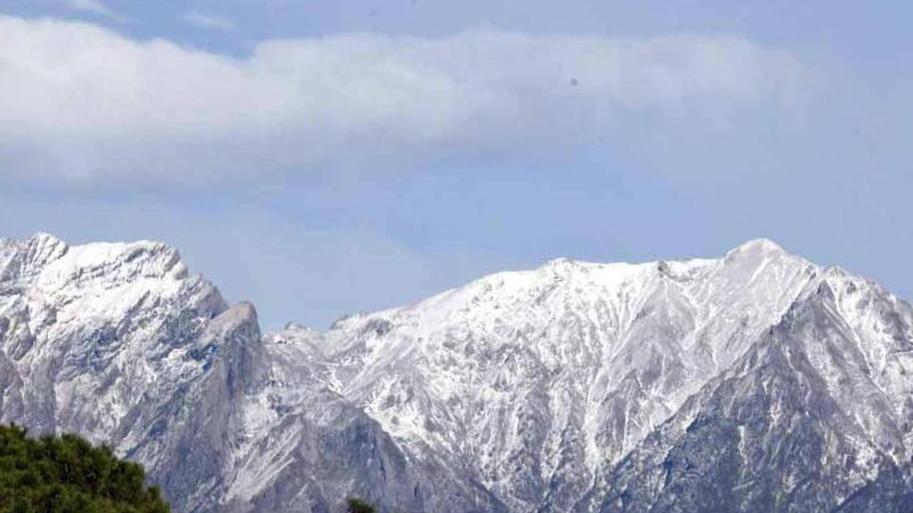 Perde l’appoggio, alpinista muore sul Cavallo