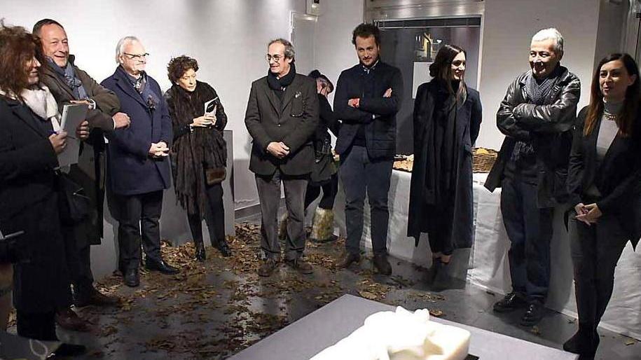 Scolpire con naturalezza ecco Beatrice Taponecco