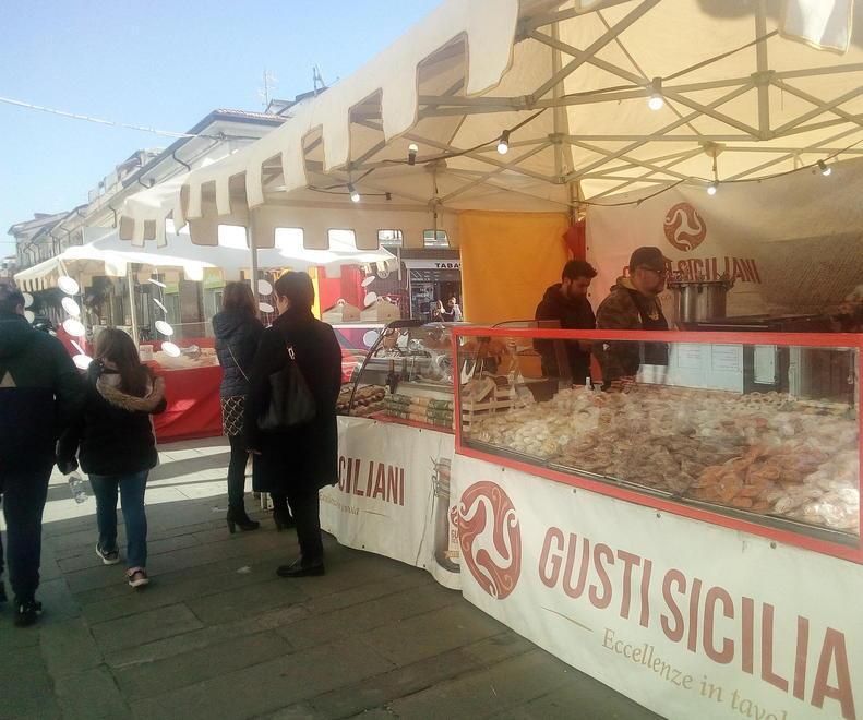 Festa della cioccolata, ambulanti delusi: «Qui non torniamo» 