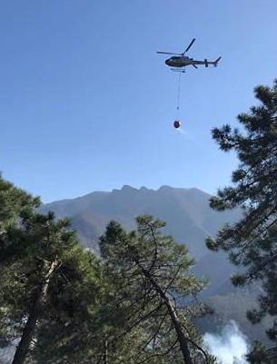 Incendio a Giustagnana elicotteri e autobotti in azione per domarlo