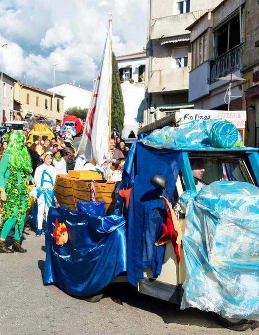 Il Carnevale degli apini e tante maschere oggi a Riotorto 