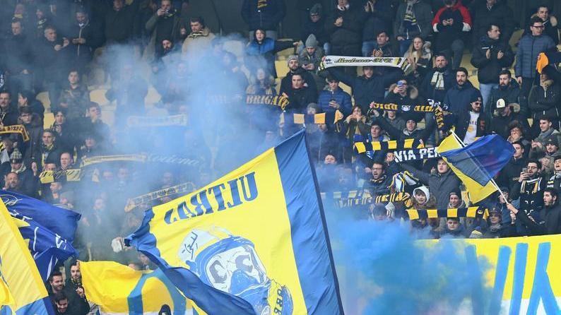 Partono in trecento Biglietti anche oggi