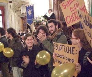 Pisa, inaugurazionetra una raffica di proteste