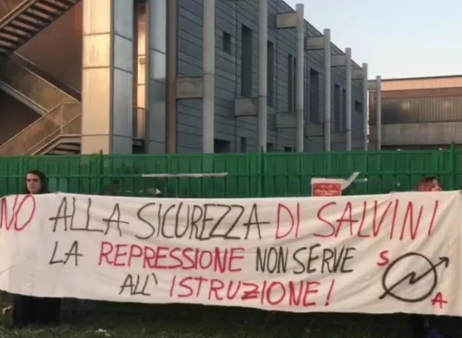 Gli studenti protestano contro Scuole Sicure «Basta con i controlli»