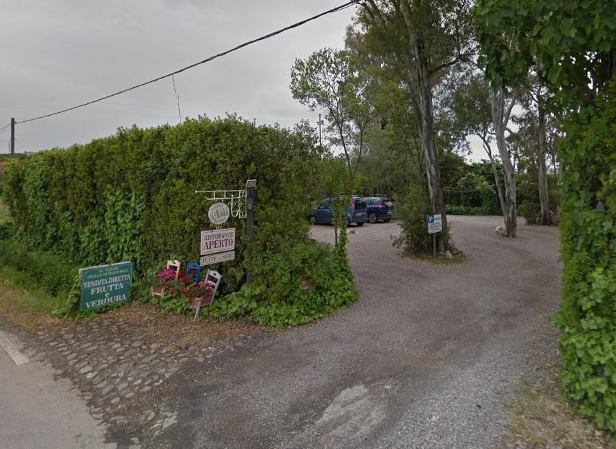 L'ingresso del ristorante Gli Attortellati sulla strada della Trappola