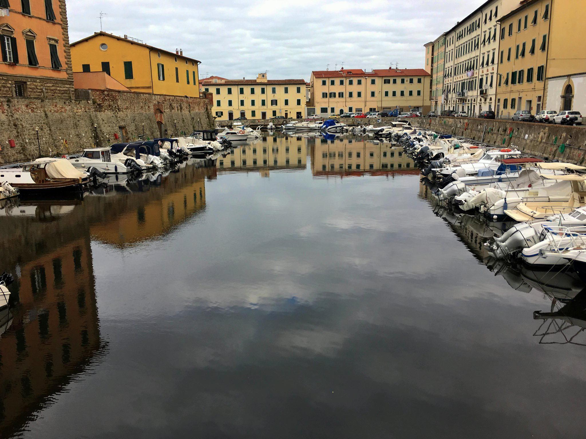 La Venezia si risveglia con l'acqua dei fossi scura