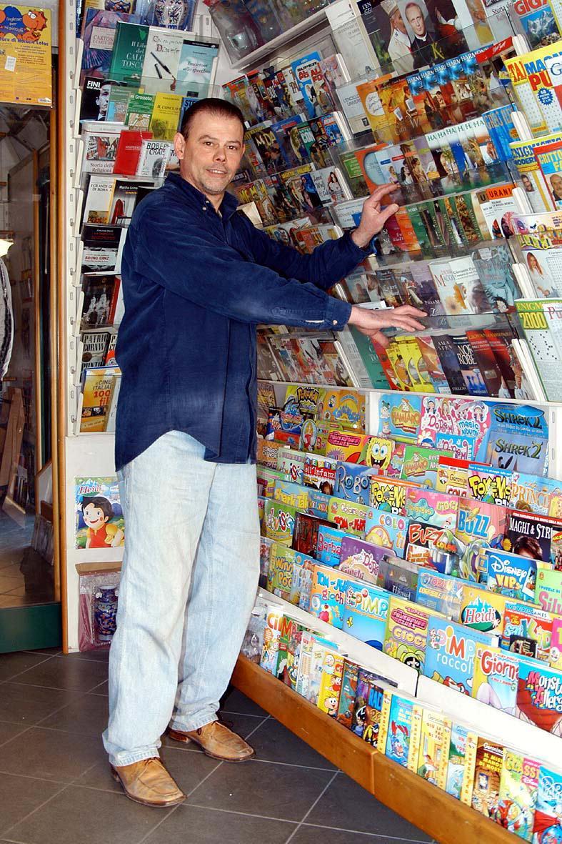 Edicola chiusa in piazza Tripoli: ricorso al Tar contro il Comune 