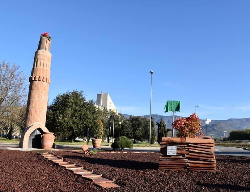 La rotatoria diventa memoria del quartiere 