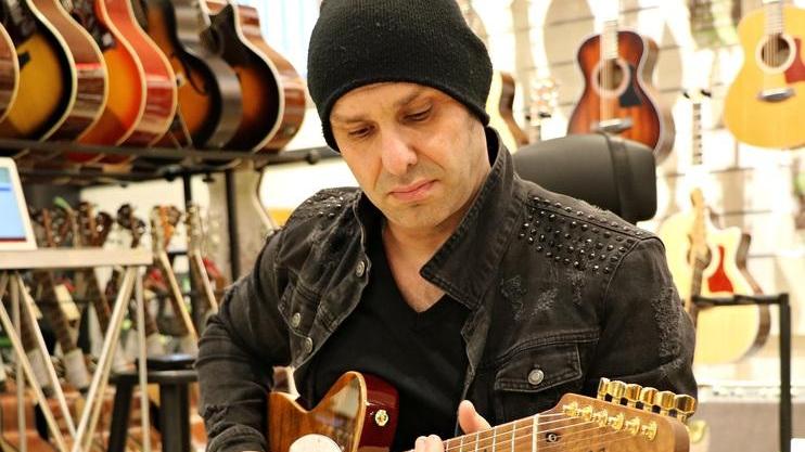 Spilamberto/ Lele Leonardi: «Le chitarre suoneranno sempre, ma è l’ora della trap»