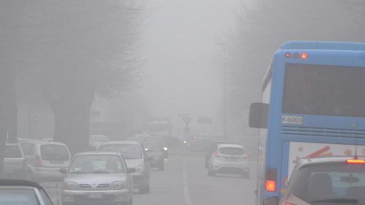 Torna a salire lo smog Vecchi diesel nei garage fino a venerdì prossimo